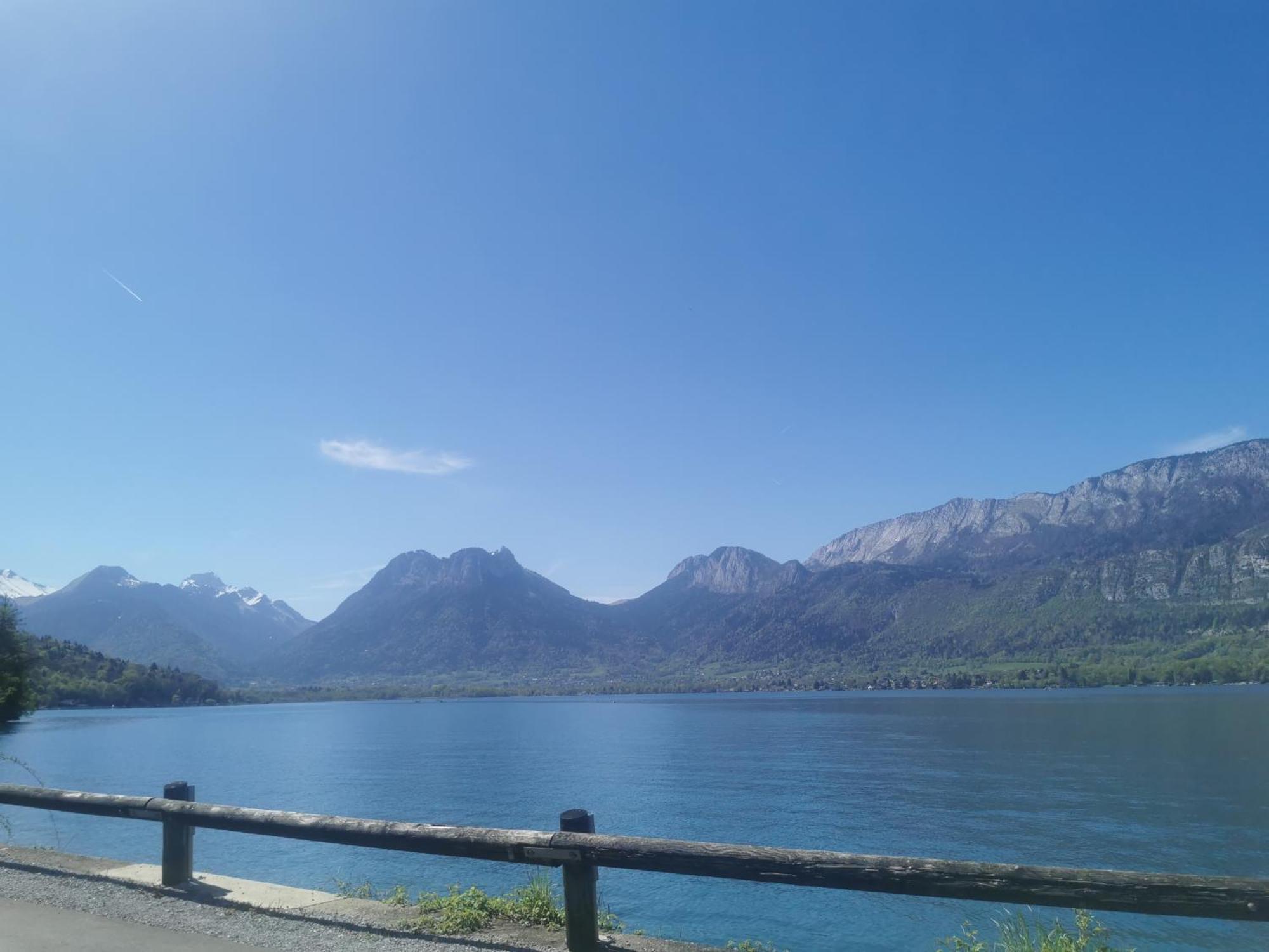 Charmant Appartement A 1 Minute Du Lac Annecy Luaran gambar